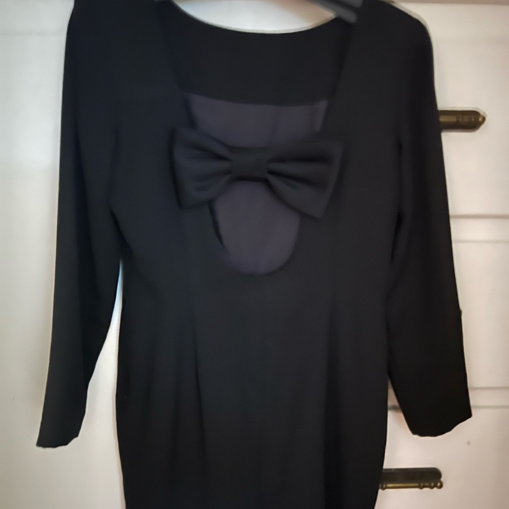 Elegant Black Dress with Bow Detail